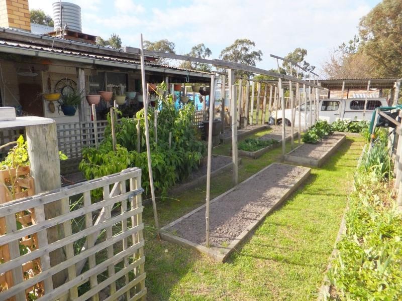 6 Damons Road, Bairnsdale VIC 3875