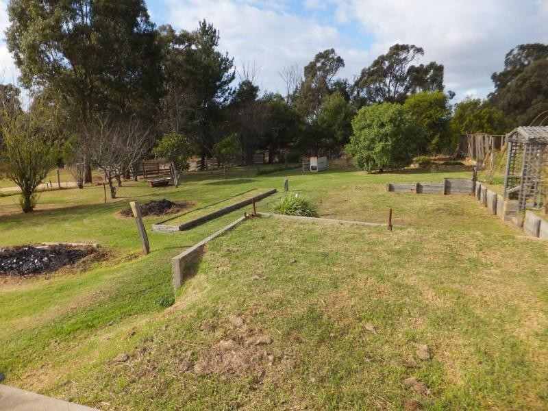 6 Damons Road, Bairnsdale VIC 3875