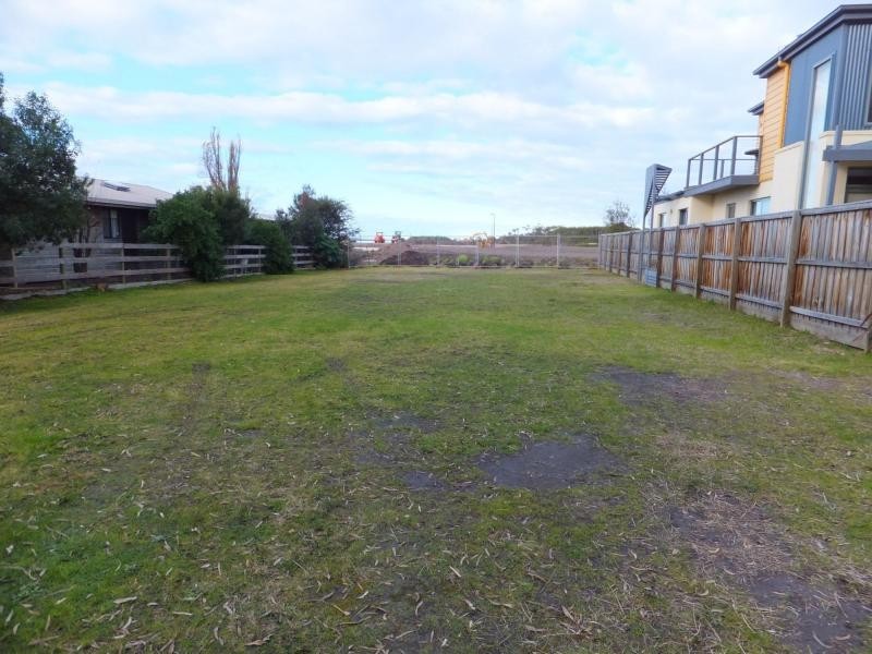 4 Green Court, Eagle Point VIC 3878