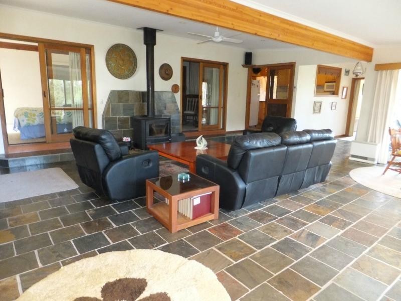 9 Lake King Place, Metung VIC 3904