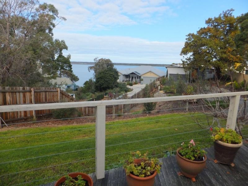 9 Lake King Place, Metung VIC 3904