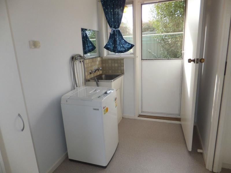 Unit 2/12 Francis Street, Bairnsdale VIC 3875