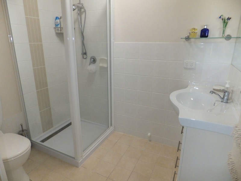 14 Campbell Grove, Lakes Entrance VIC 3909