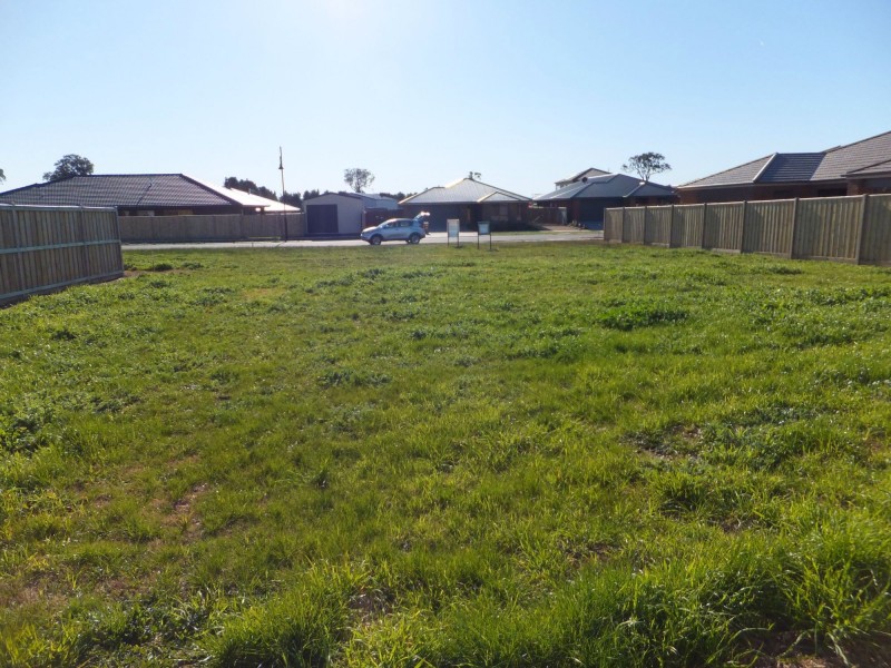 4 Flaxlily Court, Bairnsdale VIC 3875