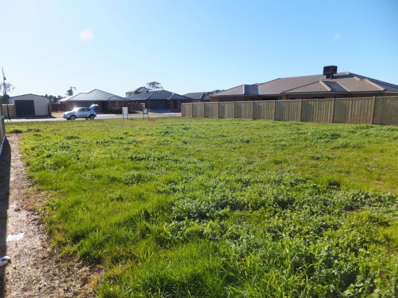 4 Flaxlily Court, Bairnsdale VIC 3875