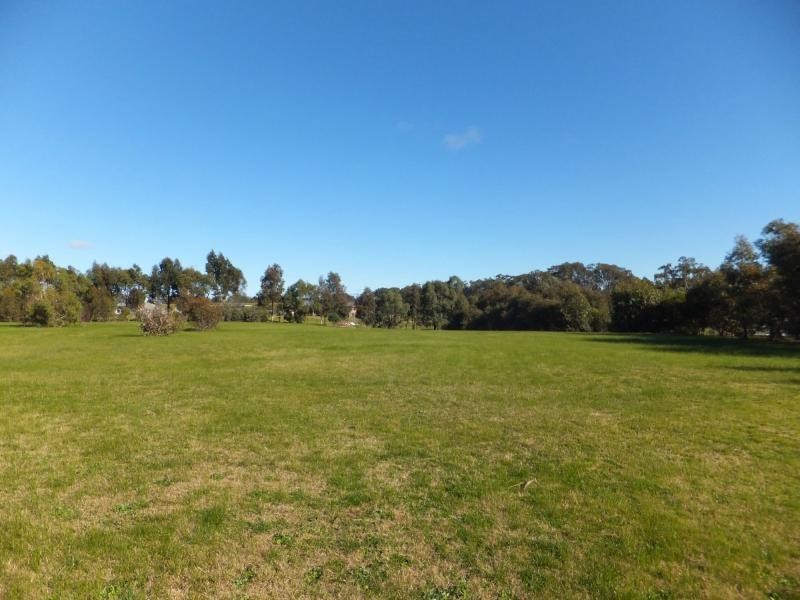 26 Lake Victoria Road, Eagle Point VIC 3878