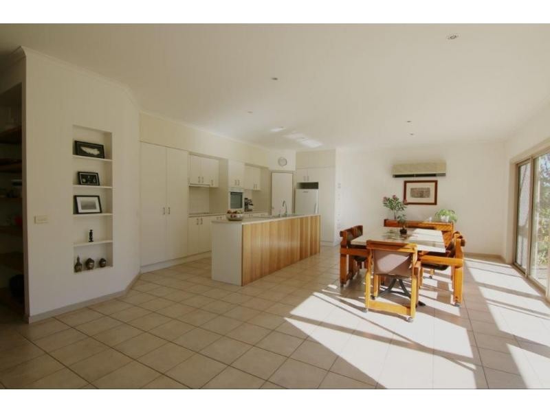 68 Howitt Avenue, Bairnsdale VIC 3875