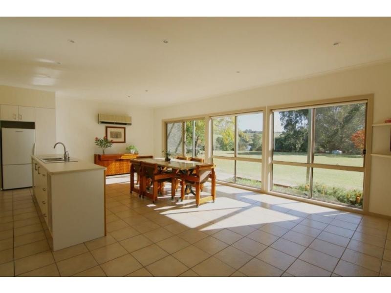 68 Howitt Avenue, Bairnsdale VIC 3875