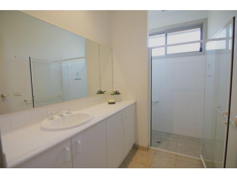 68 Howitt Avenue, Bairnsdale VIC 3875