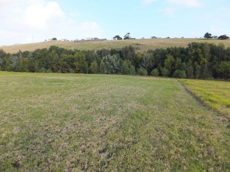 1/Lot 1/77 Stirling Drive, Lakes Entrance VIC 3909