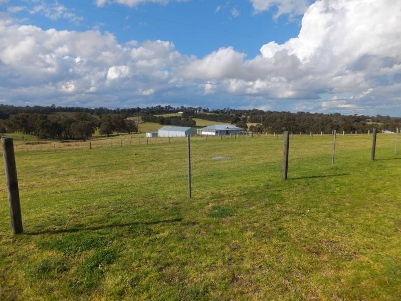 140 Fischers Lane, Bairnsdale VIC 3875