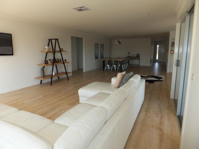 7 Rubys Way, Bairnsdale VIC 3875