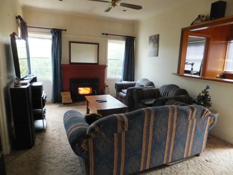 99 Princes Highway, Bairnsdale VIC 3875