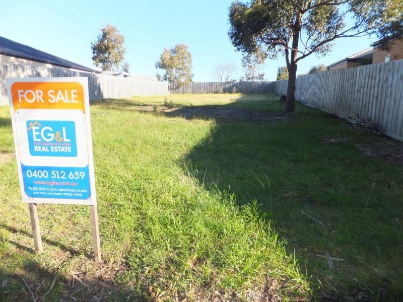 72 Albatross Road, Lakes Entrance VIC 3909