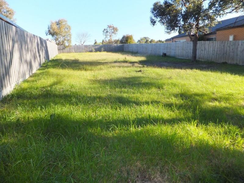 72 Albatross Road, Lakes Entrance VIC 3909