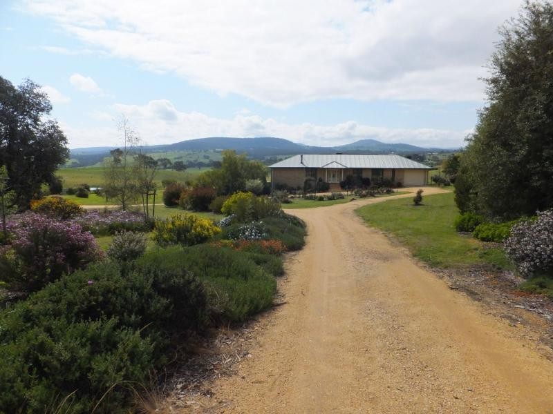 380 WyYung-Calulu Road, Ellaswood VIC 3875