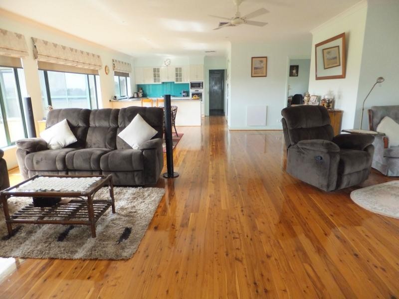 380 WyYung-Calulu Road, Ellaswood VIC 3875