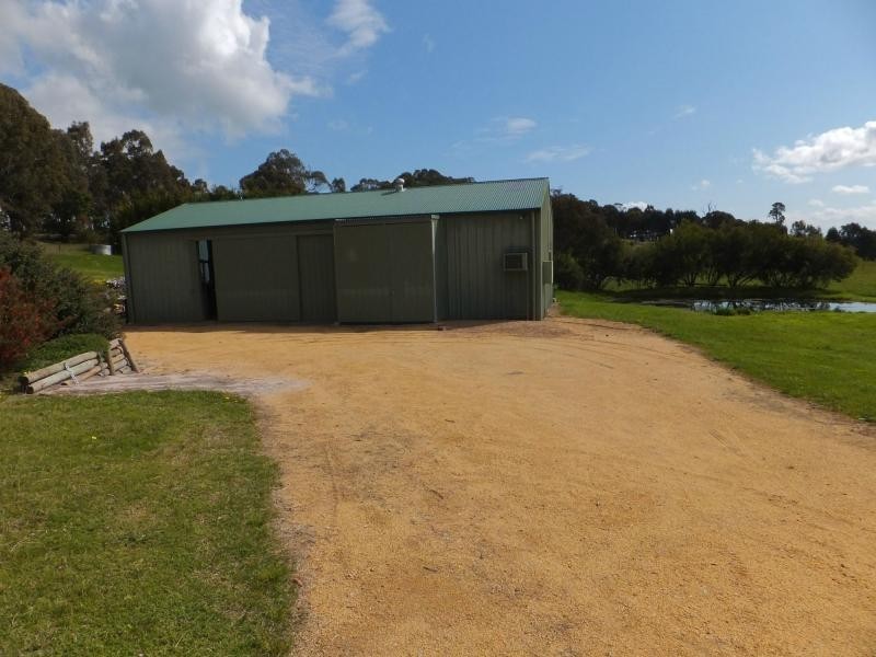 380 WyYung-Calulu Road, Ellaswood VIC 3875