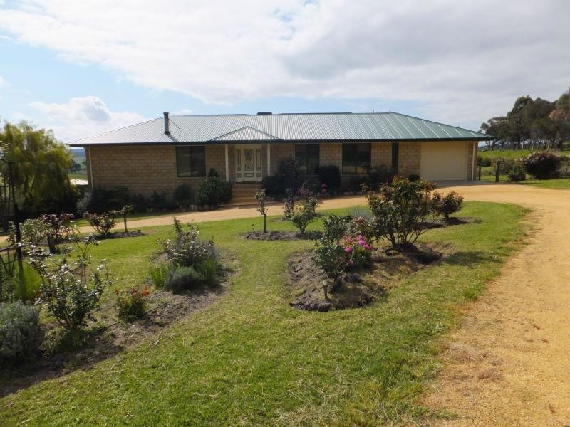 380 WyYung-Calulu Road, Ellaswood VIC 3875