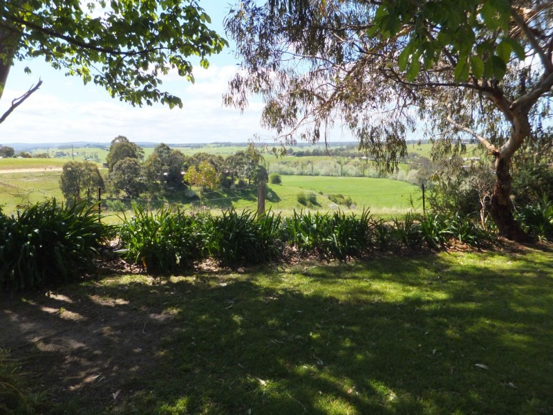 35 The Eyrie St, Bumberrah VIC 3902