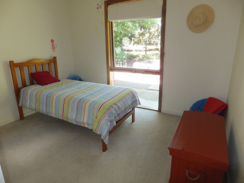 35 The Eyrie St, Bumberrah VIC 3902