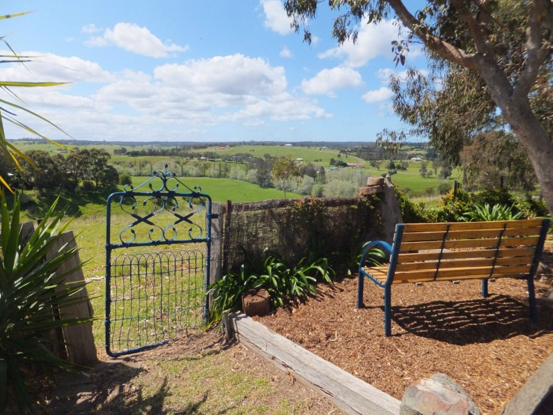 35 The Eyrie St, Bumberrah VIC 3902