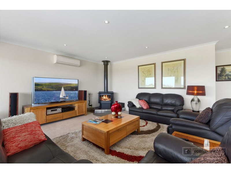 68 Thorpes Lane, Lakes Entrance VIC 3909