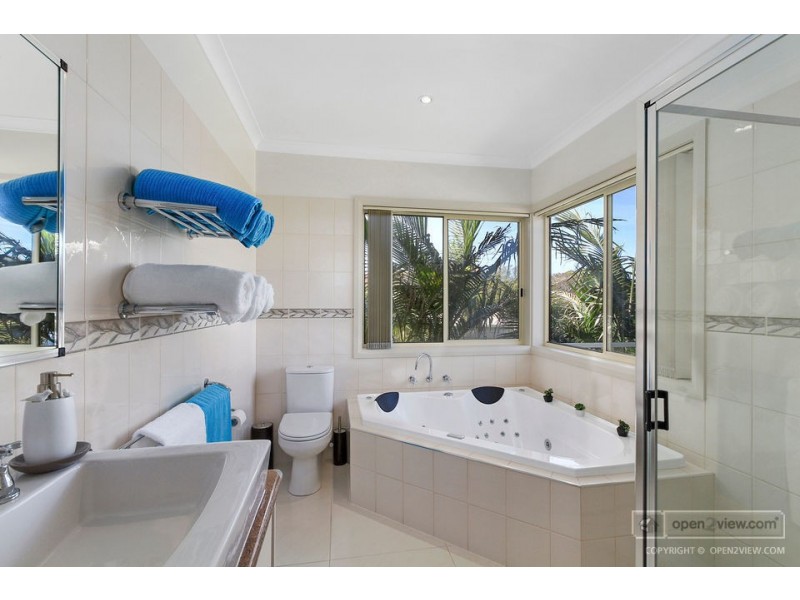 68 Thorpes Lane, Lakes Entrance VIC 3909