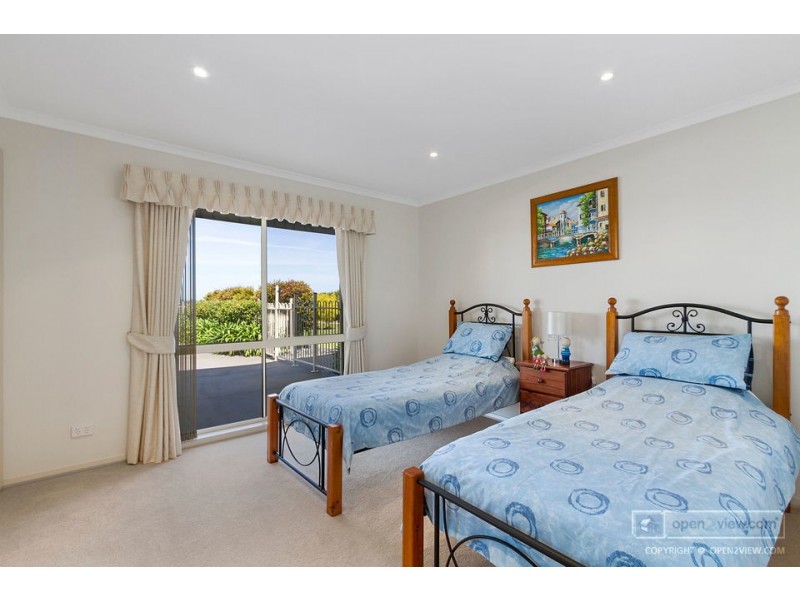 68 Thorpes Lane, Lakes Entrance VIC 3909
