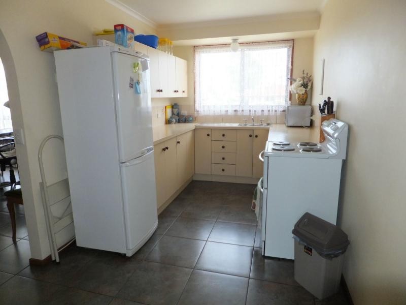 2/27 Coates Road, Lakes Entrance VIC 3909