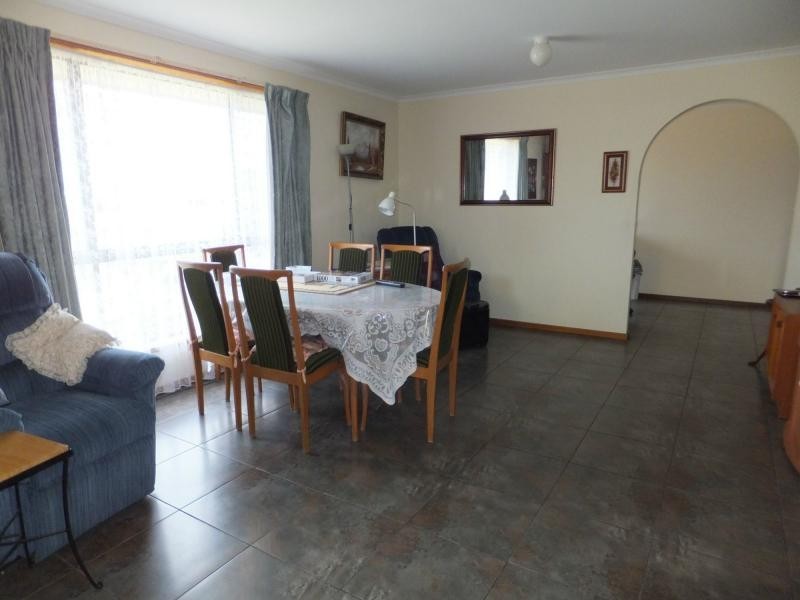 2/27 Coates Road, Lakes Entrance VIC 3909