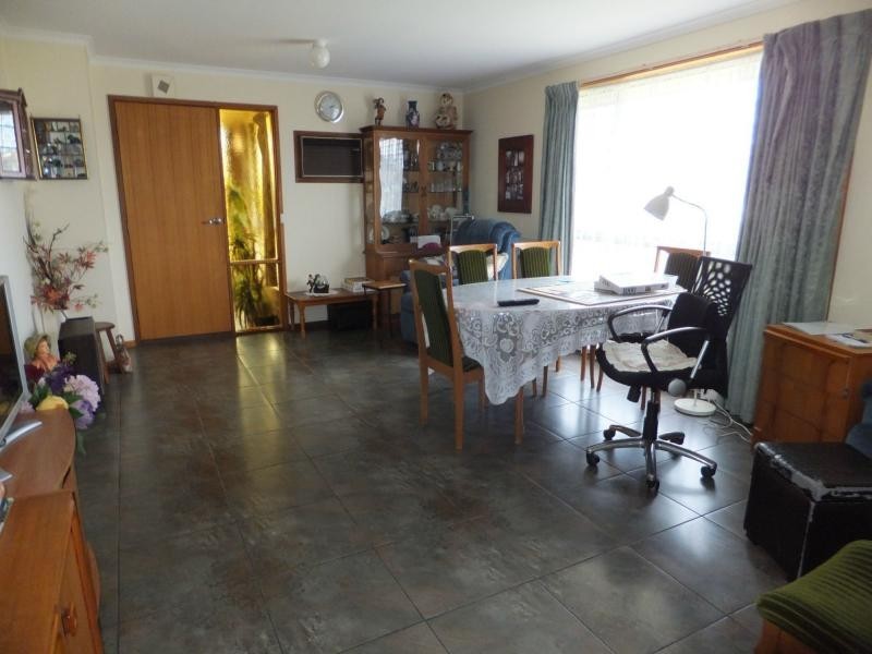 2/27 Coates Road, Lakes Entrance VIC 3909