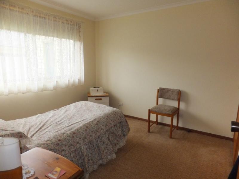 2/27 Coates Road, Lakes Entrance VIC 3909