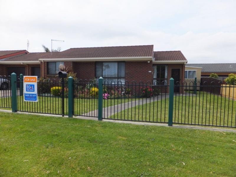 2/27 Coates Road, Lakes Entrance VIC 3909