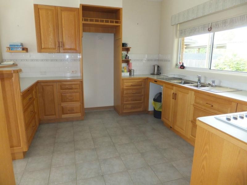 63 Williams Parade, Bairnsdale VIC 3875