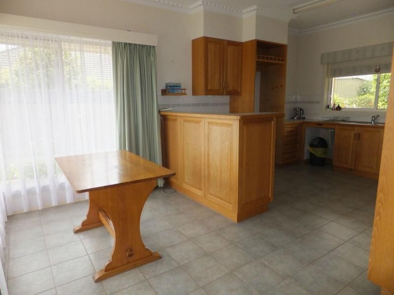 63 Williams Parade, Bairnsdale VIC 3875