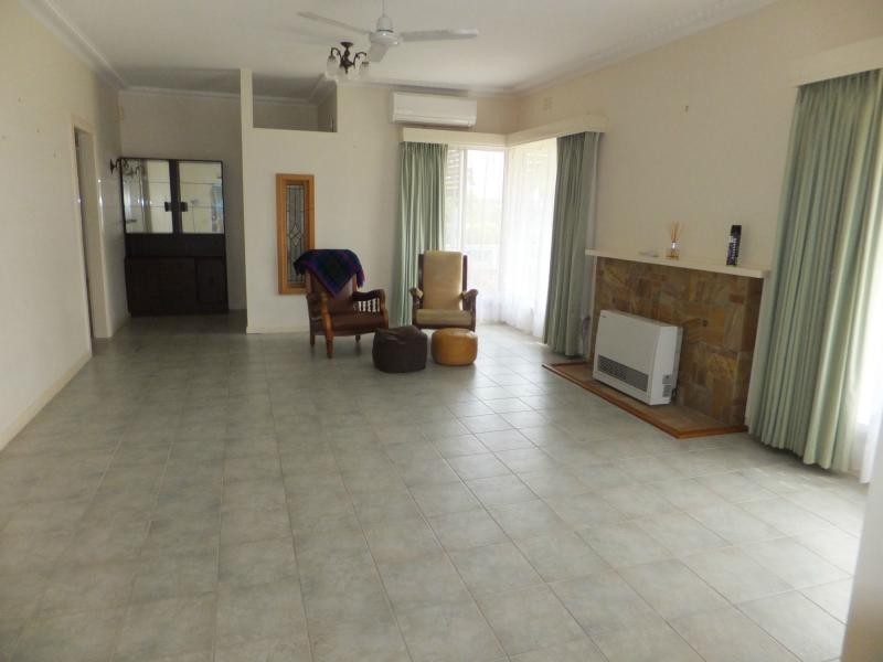 63 Williams Parade, Bairnsdale VIC 3875