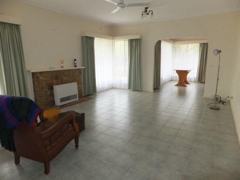 63 Williams Parade, Bairnsdale VIC 3875