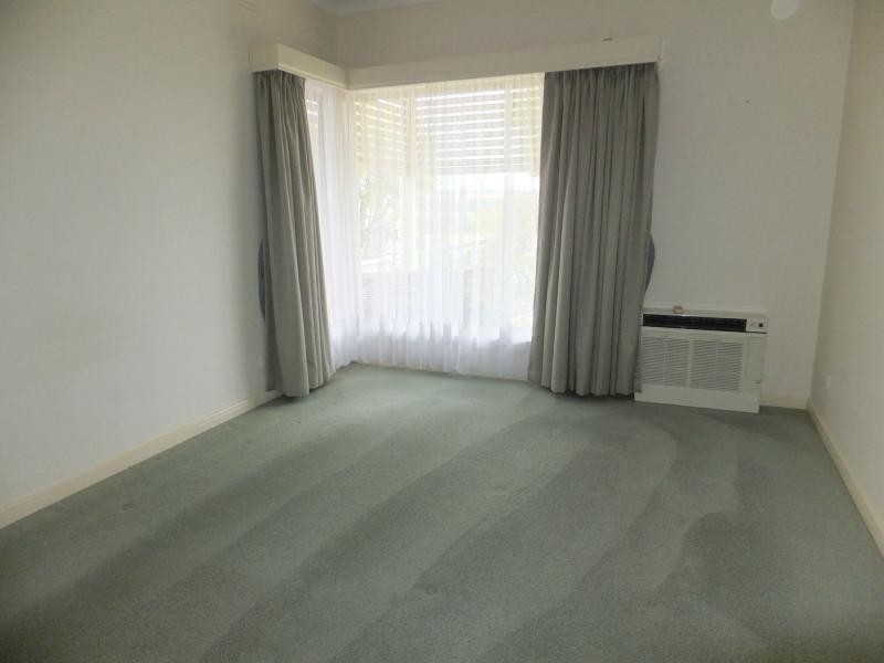 63 Williams Parade, Bairnsdale VIC 3875