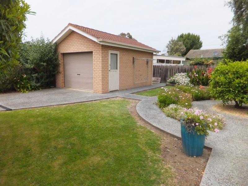 63 Williams Parade, Bairnsdale VIC 3875