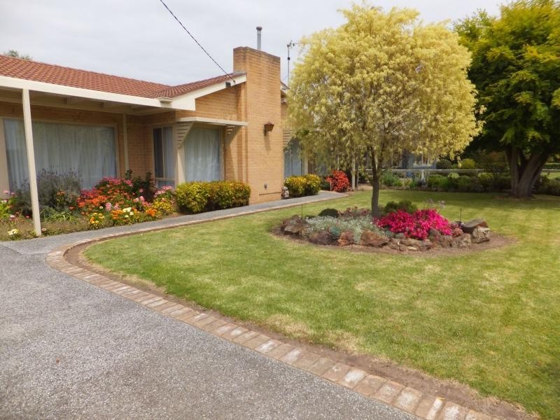 63 Williams Parade, Bairnsdale VIC 3875