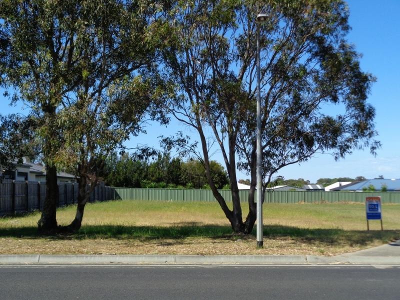 33 Paynesville Road, Paynesville VIC 3880