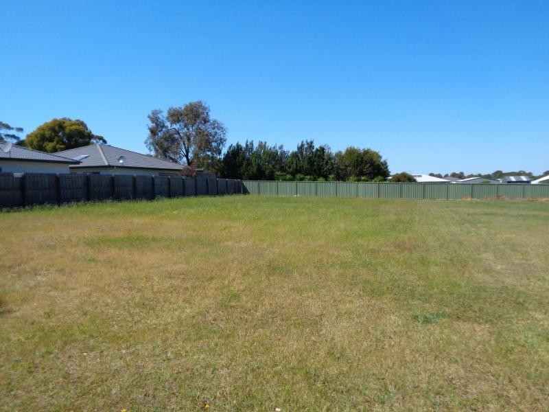 33 Paynesville Road, Paynesville VIC 3880