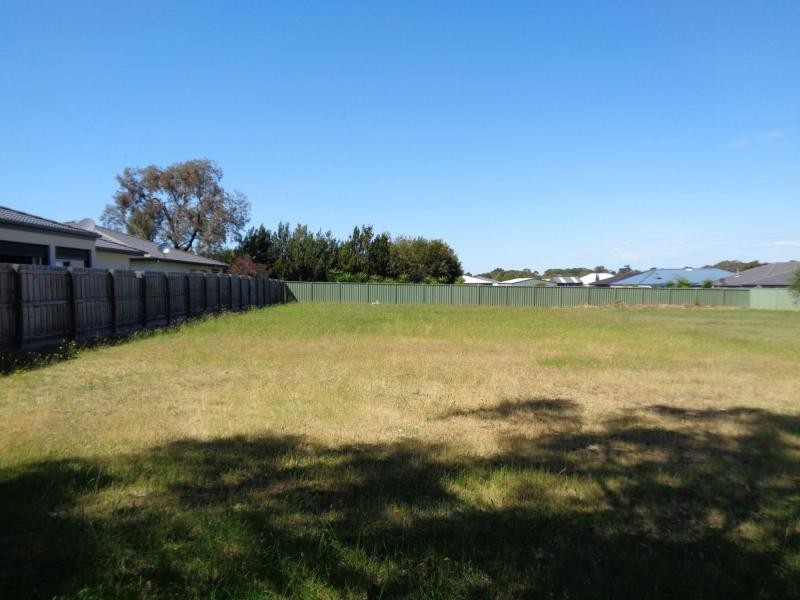 33 Paynesville Road, Paynesville VIC 3880