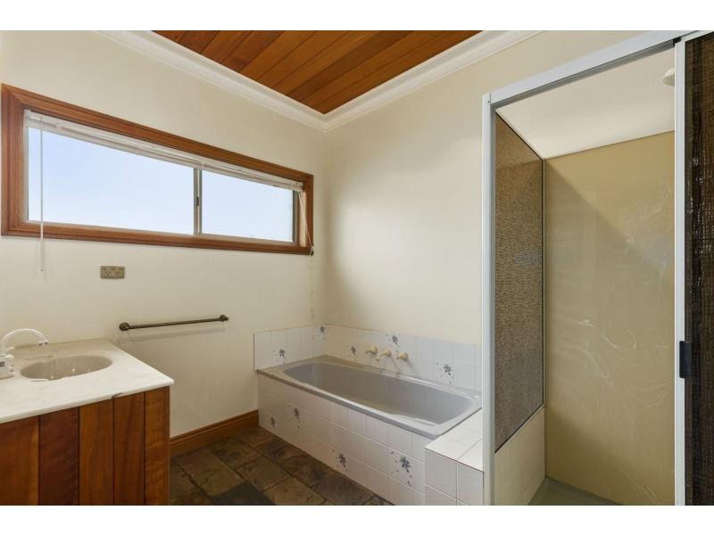 60 Newlands Drive, Paynesville VIC 3880