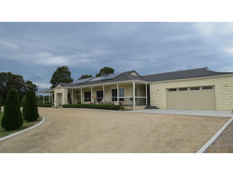 45 Simpsons Drive, Newlands Arm VIC 3875