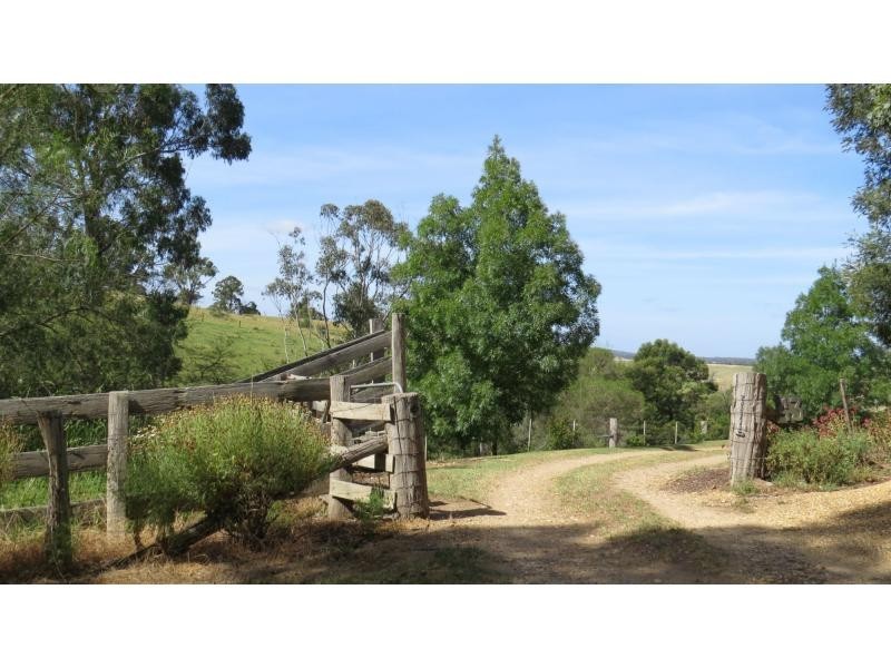 43 Johnsons Road, Bumberrah VIC 3902