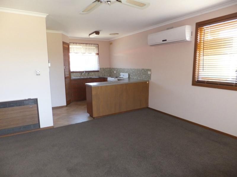 2/70 Ballantine Street, Bairnsdale VIC 3875