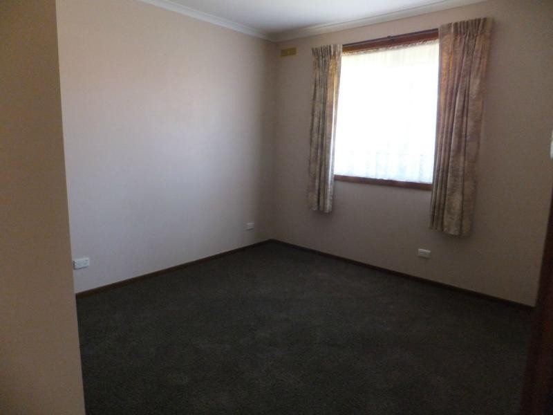 2/70 Ballantine Street, Bairnsdale VIC 3875