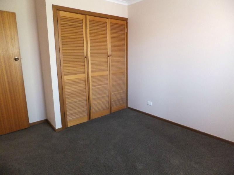 2/70 Ballantine Street, Bairnsdale VIC 3875